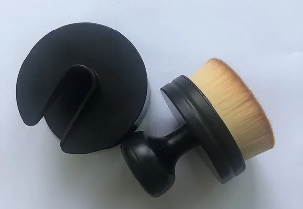 Ergonomic Blending Brush